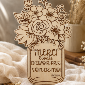 Offrez un bouquet de fleurs en bois personnalisé gravé au laser. Cadeau unique pour maîtresse, nounou, ATSEM ou cadeau de remerciement. Fabrication artisanale française.