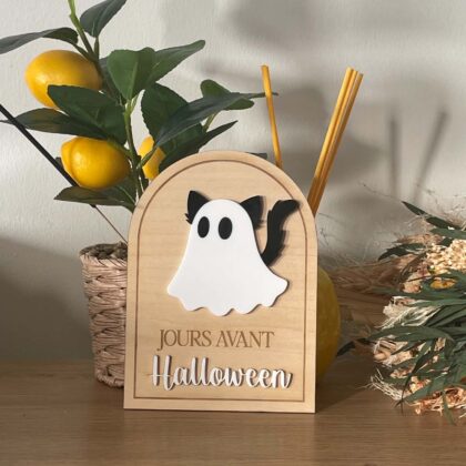 Compteur de jours avant Halloween en bois avec chat effaçable. Une décoration Halloween originale, élégante et réutilisable chaque année.