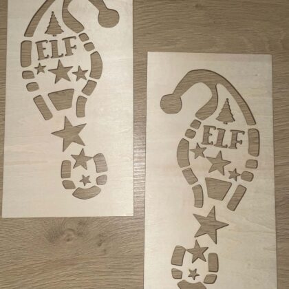 Créez de petites empreintes de lutin avec ces pochoirs de Noël en bois. Idéal pour les mises en scène du lutin farceur et faire rêver les enfants.