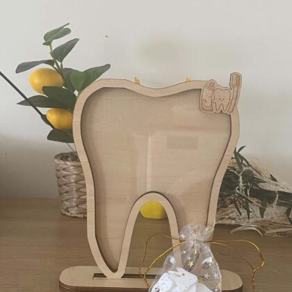 Compteur de brossage des dents enfant en bois avec 14 petites dents, pour suivre les brossages du matin et du soir pendant 7 jours.