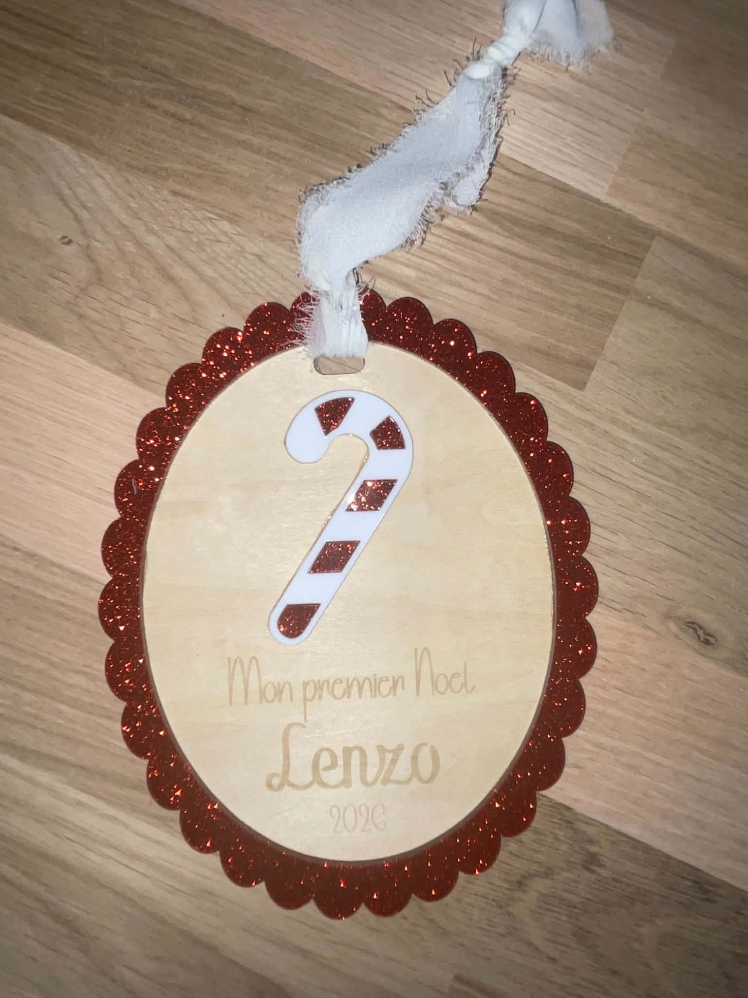 1490501c 225e 4ae3 af4e 5d7b953b07cc Décoration Mon premier Noël en bois avec prénom et canne à sucre