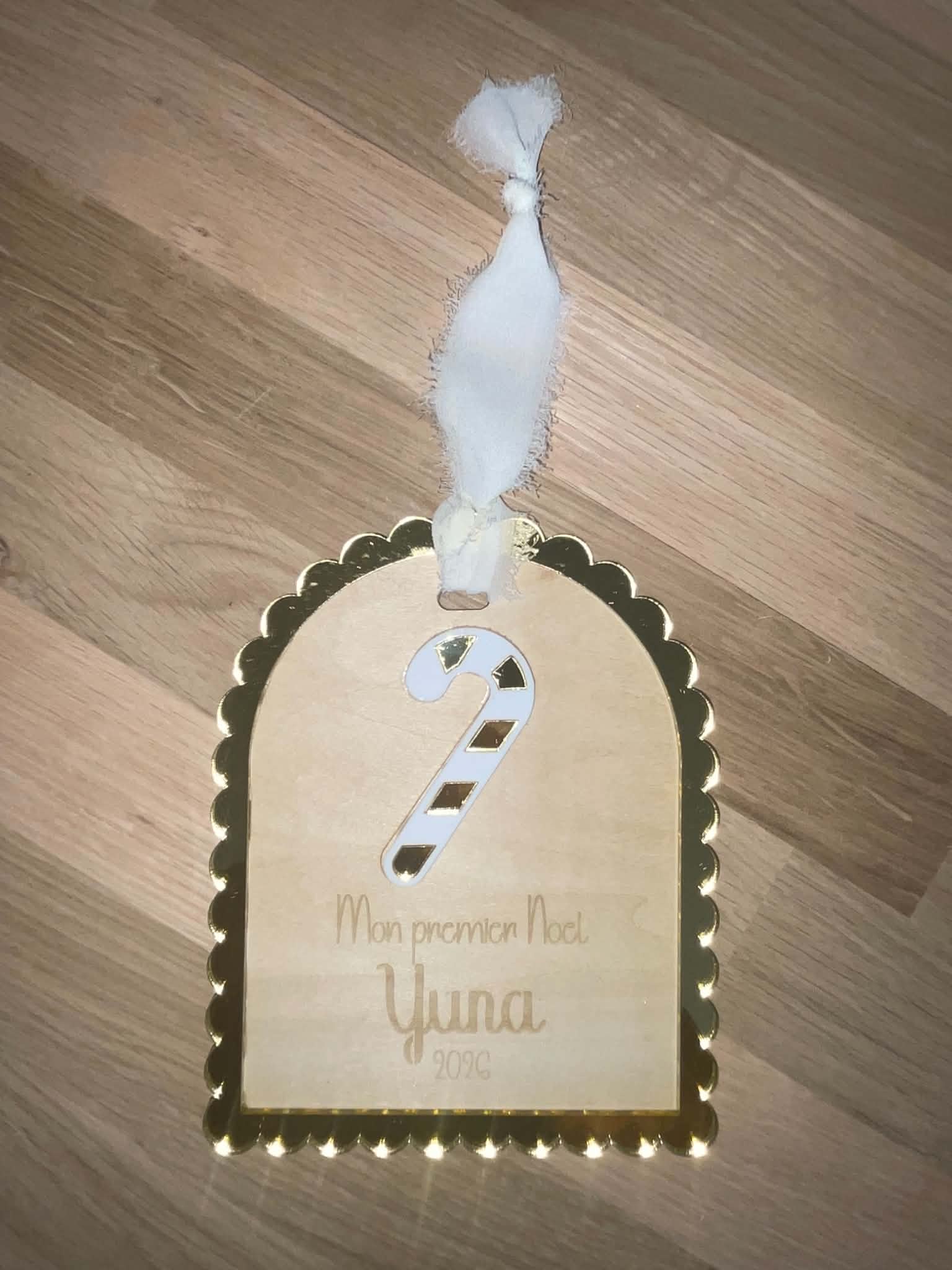 27360e34 c46d 4855 ac99 c4700fb73915 Décoration Mon premier Noël bébé personnalisée avec prénom