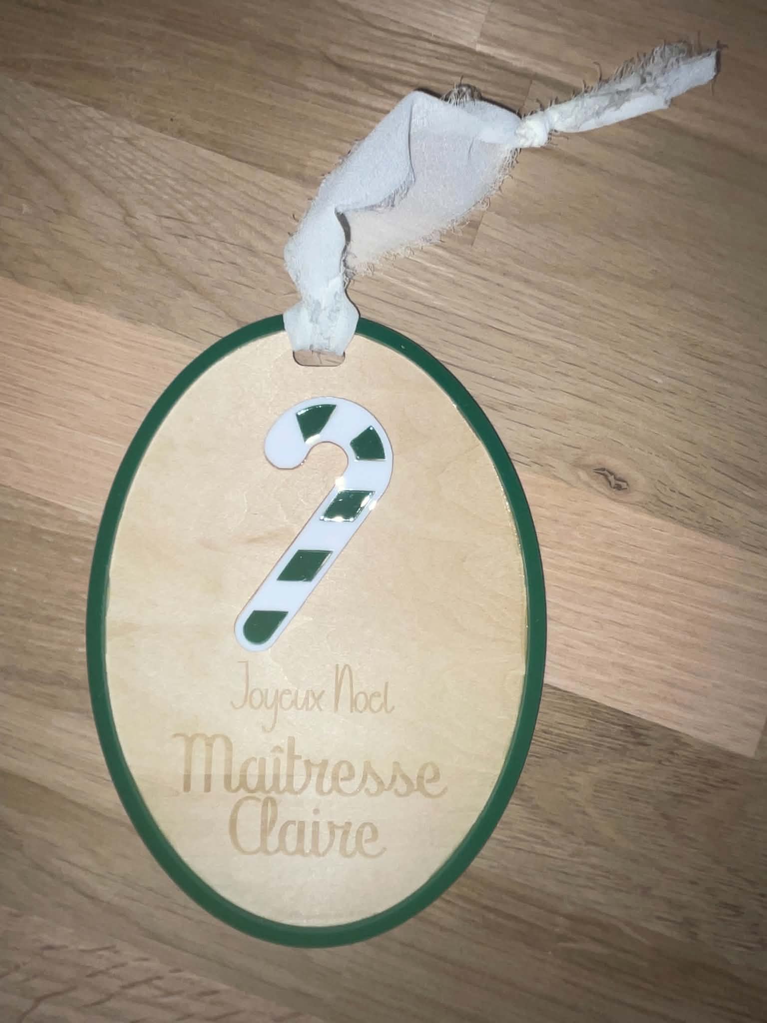 b1a81a51 c65a 416a 9557 63bc46066aea Décoration de Noël personnalisée Joyeux Noël Maîtresse