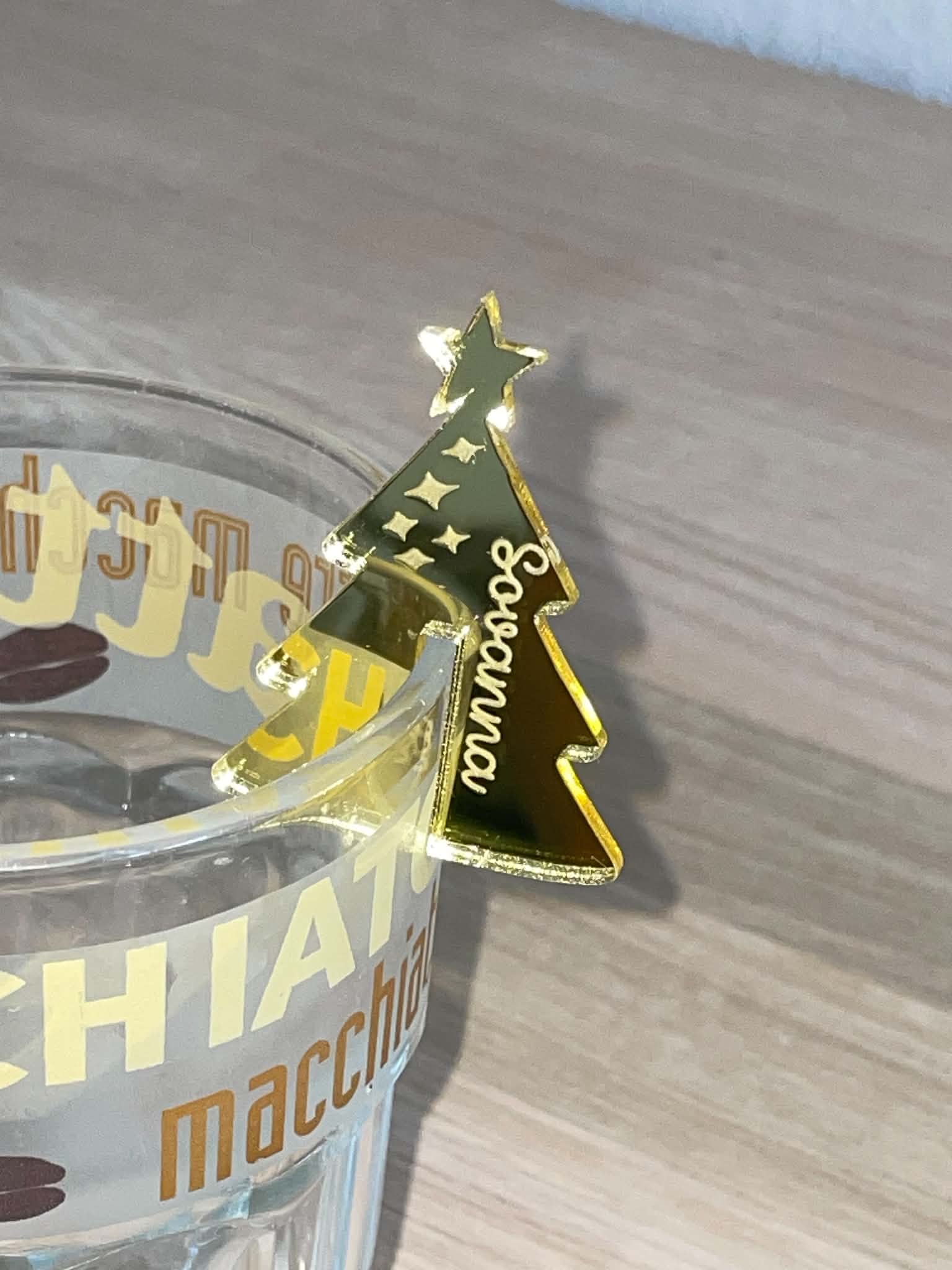 b3cbbfee a3e7 41db ad61 a7d7c673903f Un joli sapin personnalisé pour décorer votre table de Noël.